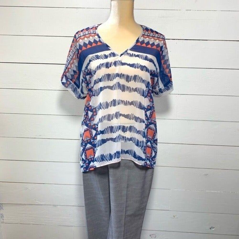 GLAM-flowy‎ top-short sleeve & v-neck